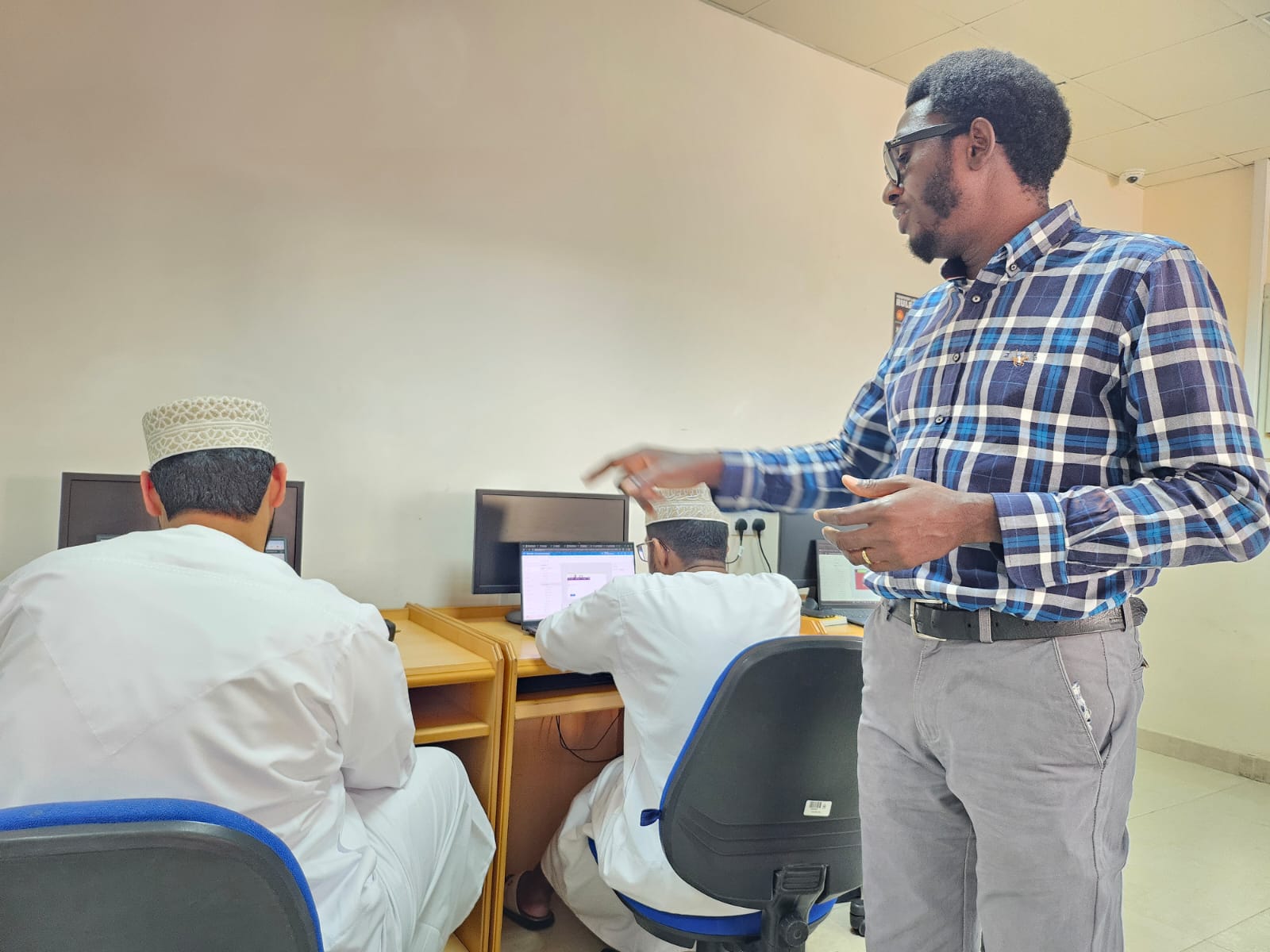 Empowering Students in Oman: My Recap of the Power Apps Workshop at UTAS